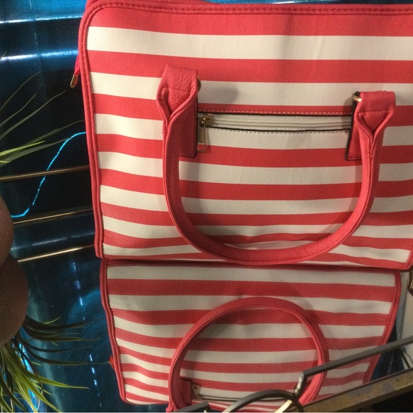 SOLD - Pink & White Tote Bag. NWOT - Picture 4 of 6